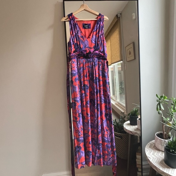 MAXI DRESS - Picture 1 of 4